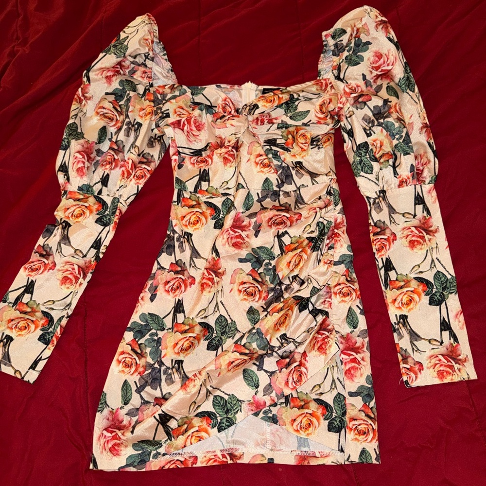 Pretty Little Thing Floral Puff Sleeve Dress